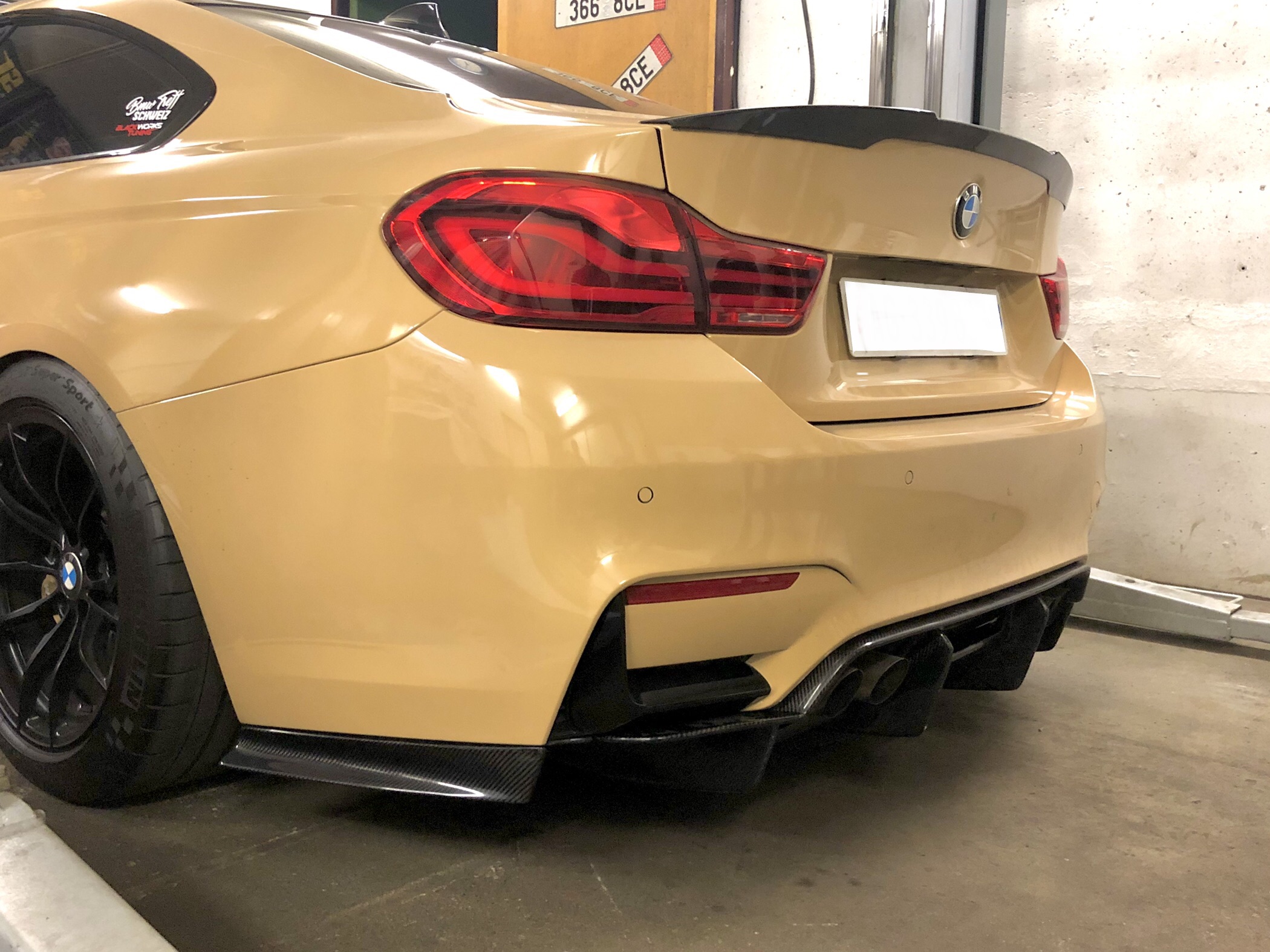 BMW F82 M4 Carbon Heckspoiler – Bild 3