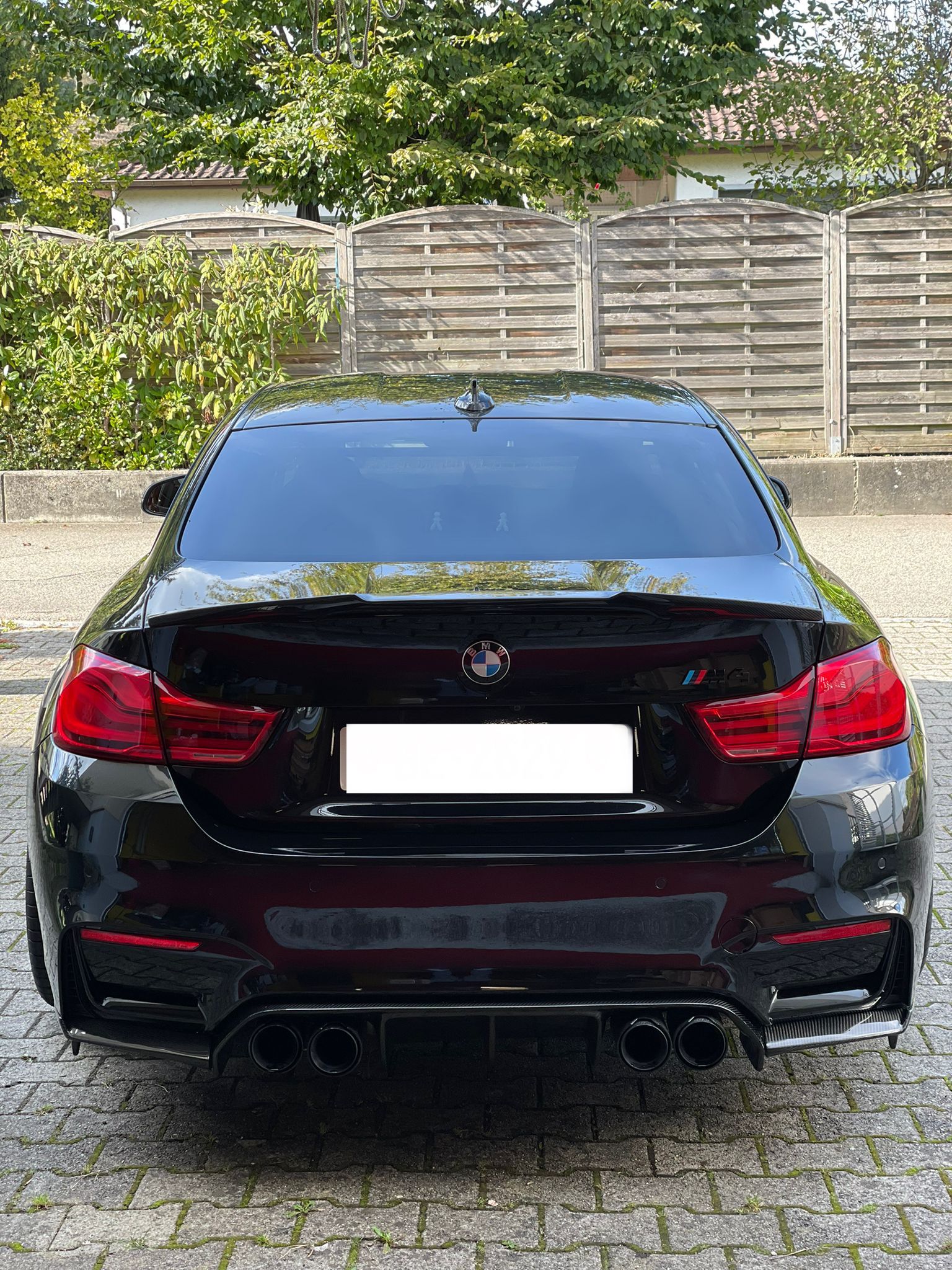 BMW F80 F82 F83 M3 M4 Carbon Diffusor V-Style – Bild 3